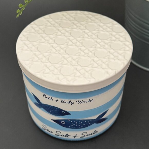 BBW Sea Salt & Sails Bath & Body Works 3 Wick Candle - Picture 4 of 10